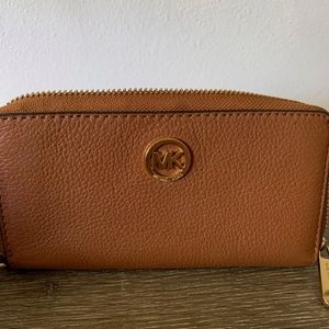 Michael Kors Zip Around Wallet Wristlet